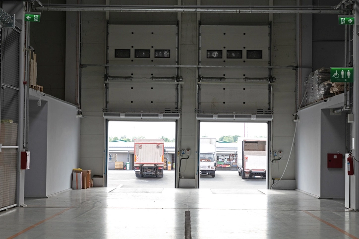 Retail distribution application of Spacemaker pallet shuttle system