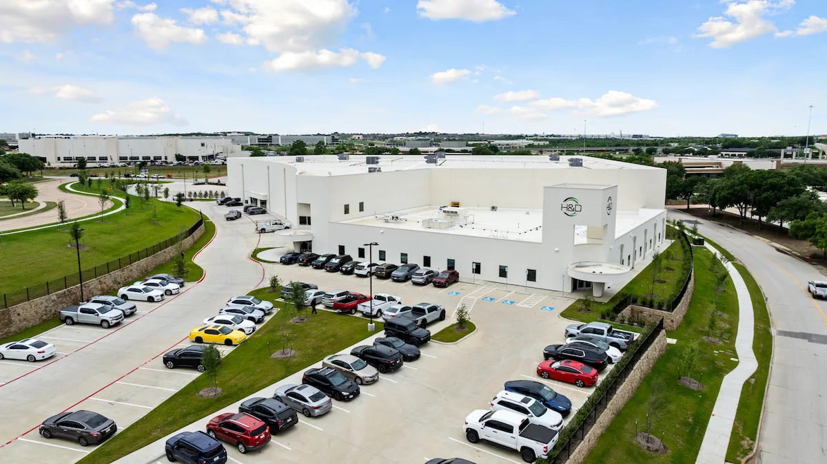 Spacemaker QuadAxis Pro mezzanine installation at H&D Distributors, Dallas, TX